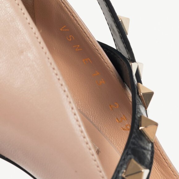 Valentino Garavani Studwrap Poudre & Noir Rockstud Pointed-Toe Pumps - Picture 11 of 12